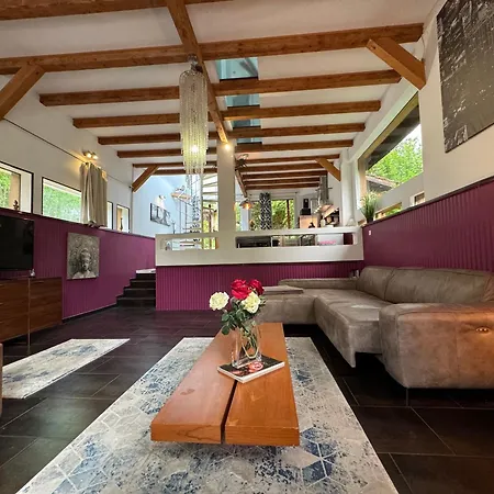 Stahl - Mit Pool Friburgo de Brisgovia